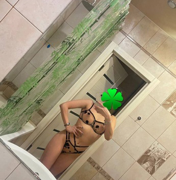 Анкета проститутки Эмилия - город Урман, 23 года, №5301